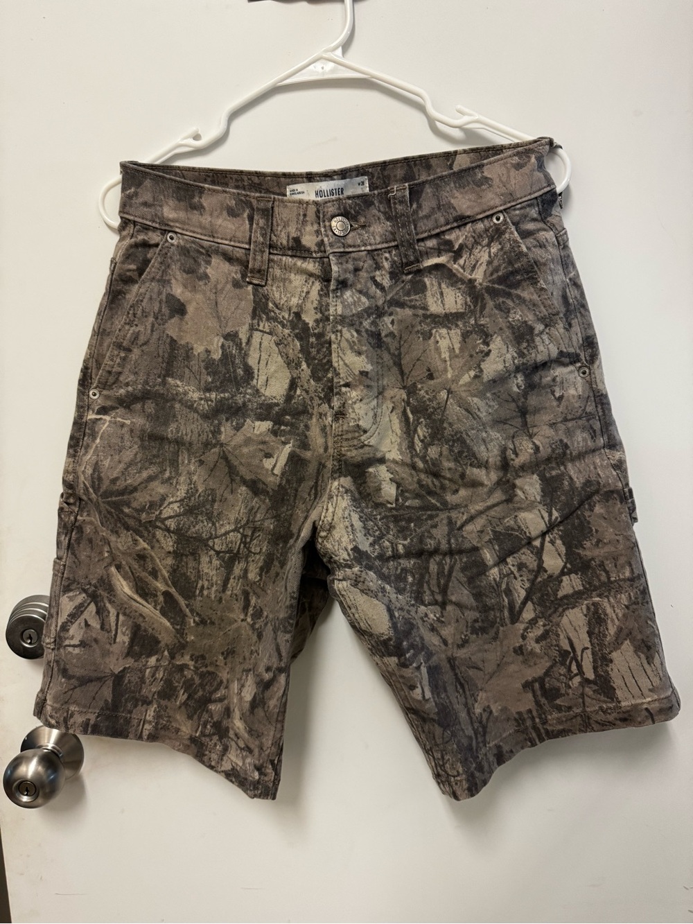 Hollister Men’s Brown & Black Camo Cargo Shorts